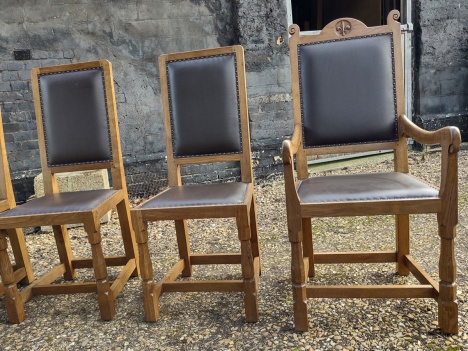 Robert Thompson 'Mouseman' 8 Harlequin Chairs